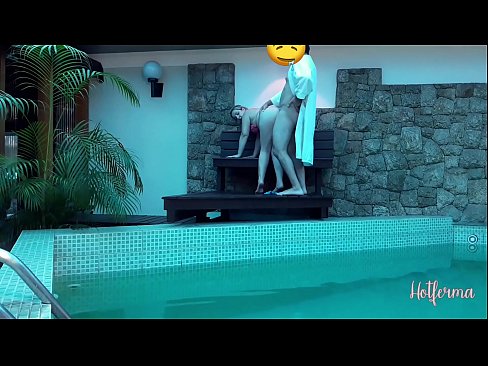 ❤️ Boss uzaicina kalponi uz baseinu, bet nevarēja pretoties karstu Kaltais porno pie lv.pornovore.ru